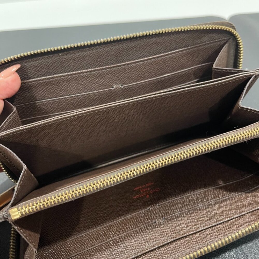 Louis Vuitton Damier Ebene Leather Zippy Wallet - Picture 4 of 6